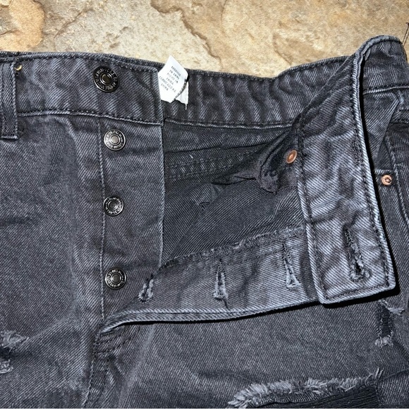 Forever 21 Distressed Black Denim Shorts Size 26 - Picture 3 of 7